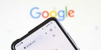 Smartphone displaying the Google homepage