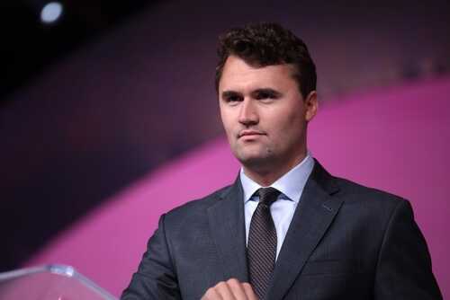 Los,Angels,,United,States,.,,September,11,,2025:,Charlie man in a suit speaking at a podium